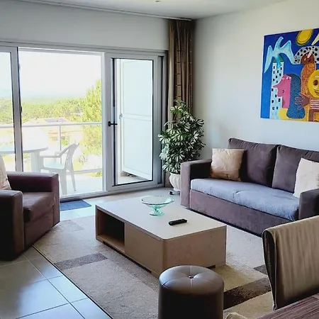 Jackie Apartman Nazaré